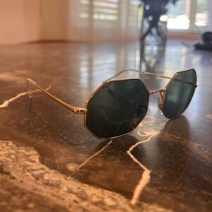Ray-ban octagon 1972 Sunglasses gold frame, green/black lens.